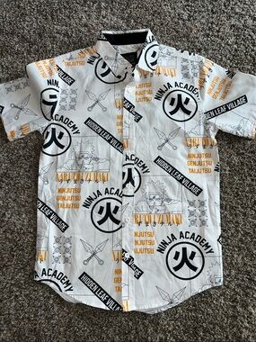 vintage 2002-2007 Naruto Shippuden white all-over print button-down shirt size S
